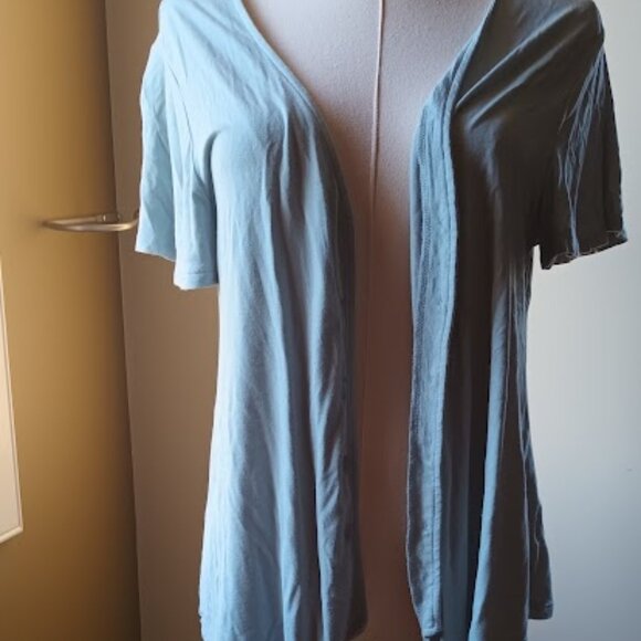 Blue-Green Button-Up Shirt - Picture 4 of 8